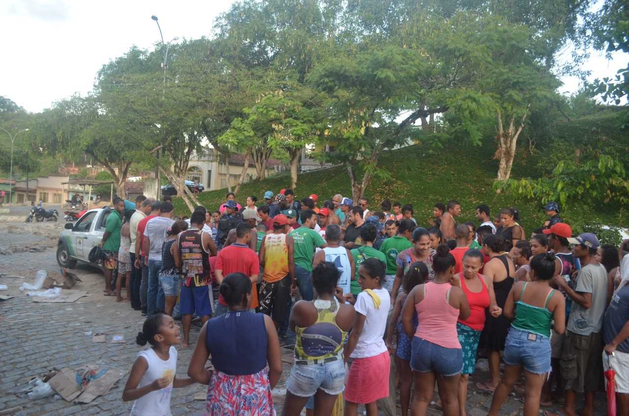 Camacã: Prefeitura faz entrega de quase 20 mil kg de  peixe a população carente e garante a alimentação da Semana Santa
